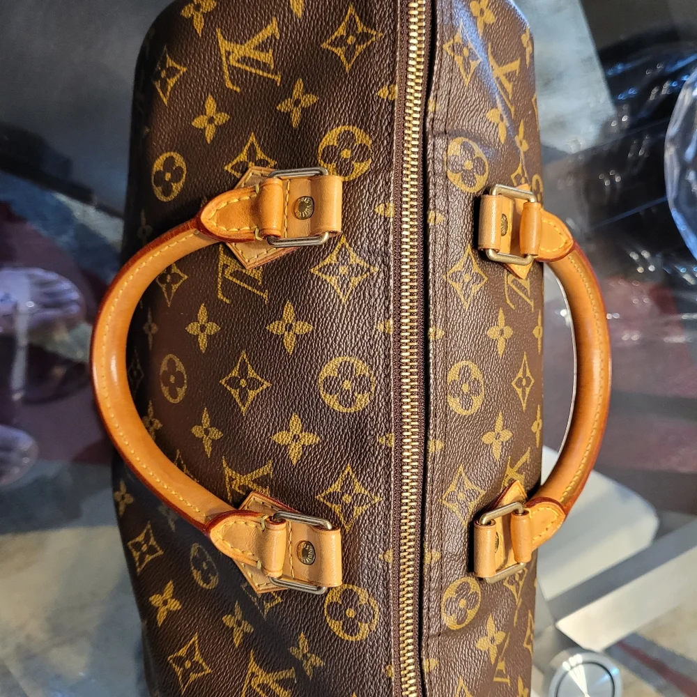 Final price drop, NO OFFERS,!  AUTHENTIC Louis Vuitton speedy 30 - Picture 2 of 16